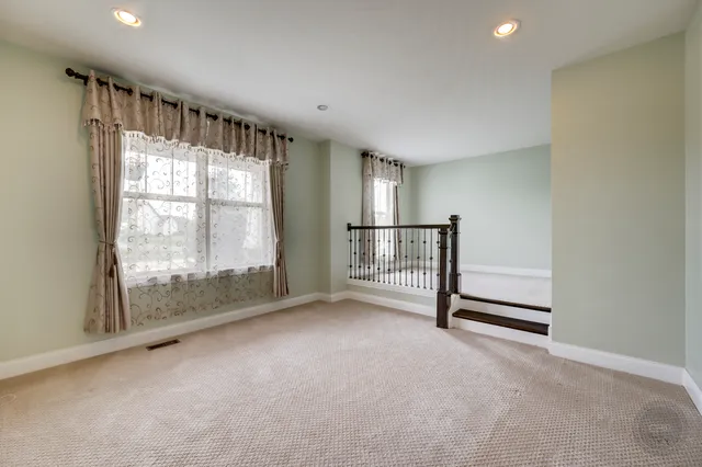 $999,999 | 3907 Nannyberry Street, Naperville, IL 60564