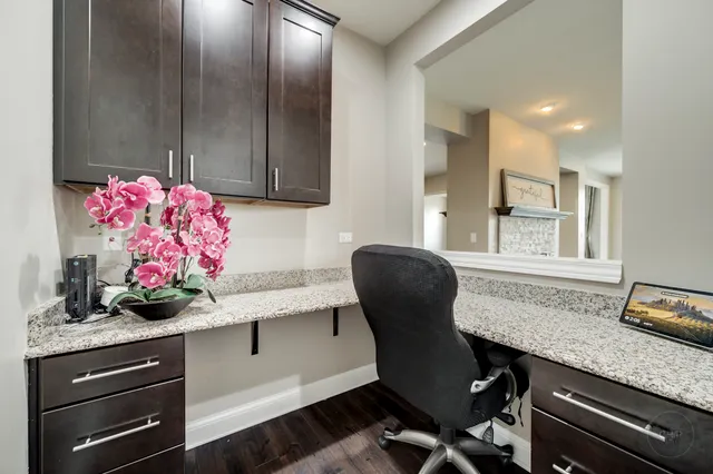 $999,999 | 3907 Nannyberry Street, Naperville, IL 60564