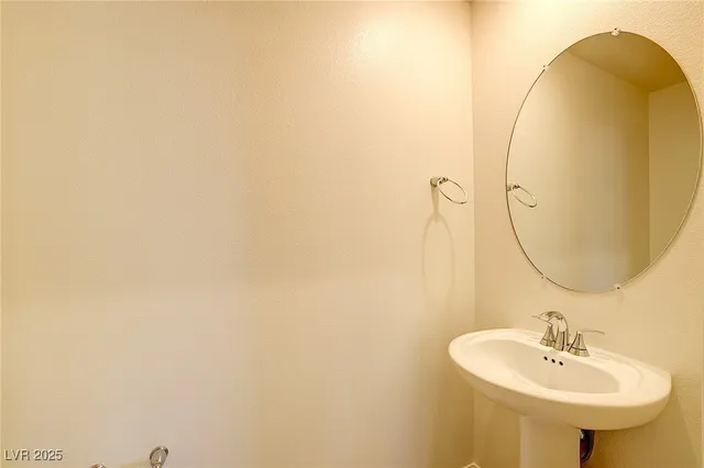 $2,300 | 3719 Via Allegro, Henderson, NV 89044