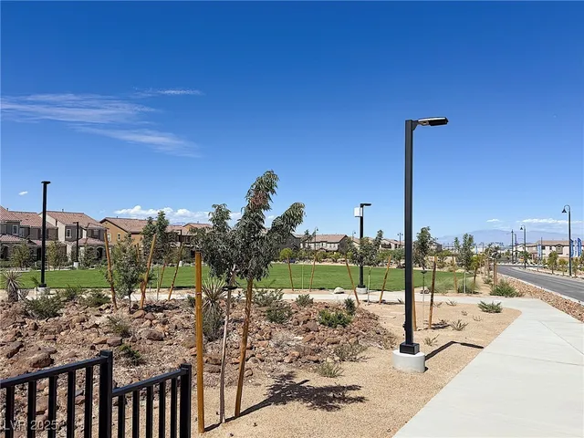 $2,300 | 3719 Via Allegro, Henderson, NV 89044