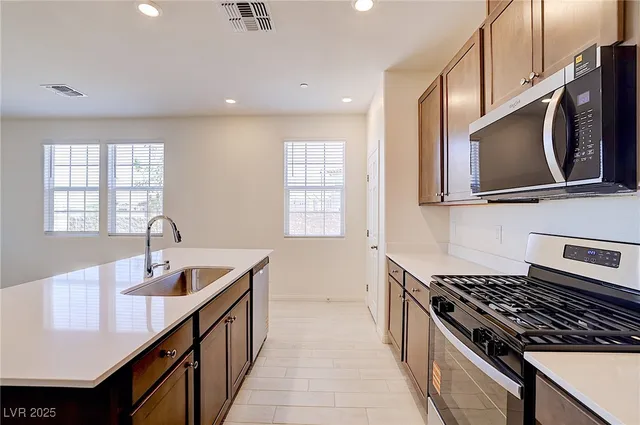 $2,300 | 3719 Via Allegro, Henderson, NV 89044