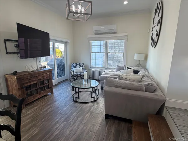 $4,750 | 326 East Walnut Street, Long Beach, NY 11561