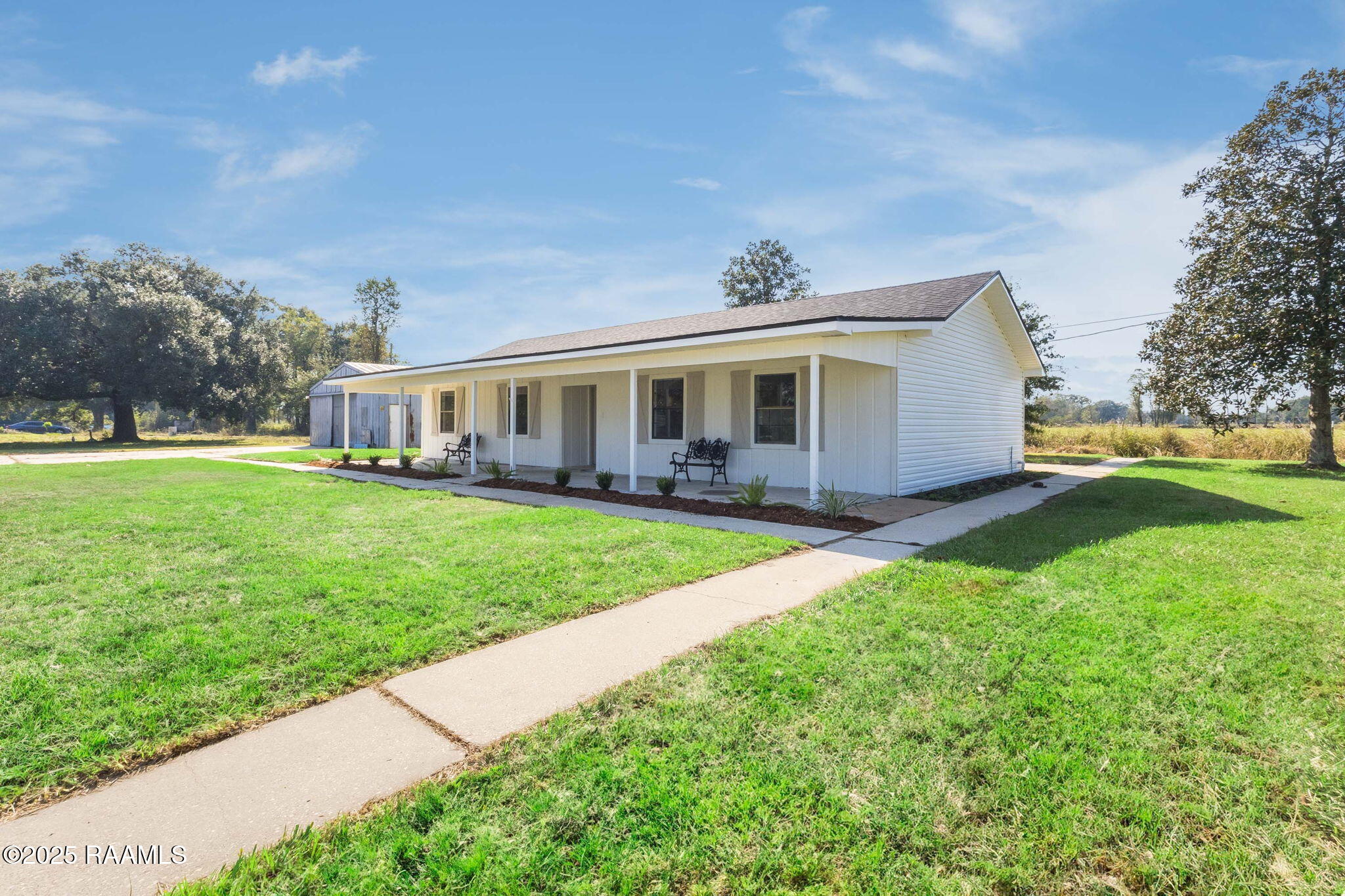 25-web-or-mls-346 Mendell-22
