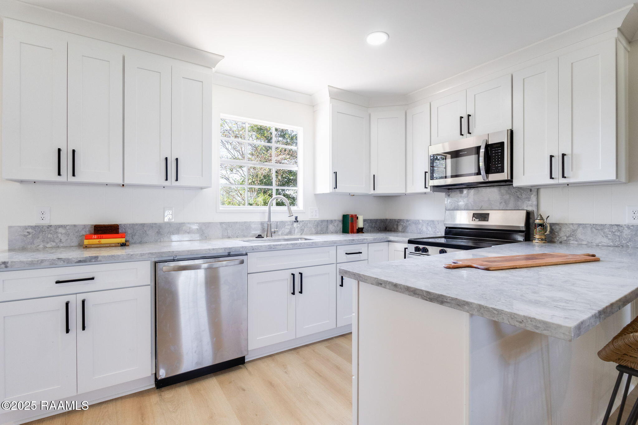 7-web-or-mls-346 Mendell-3
