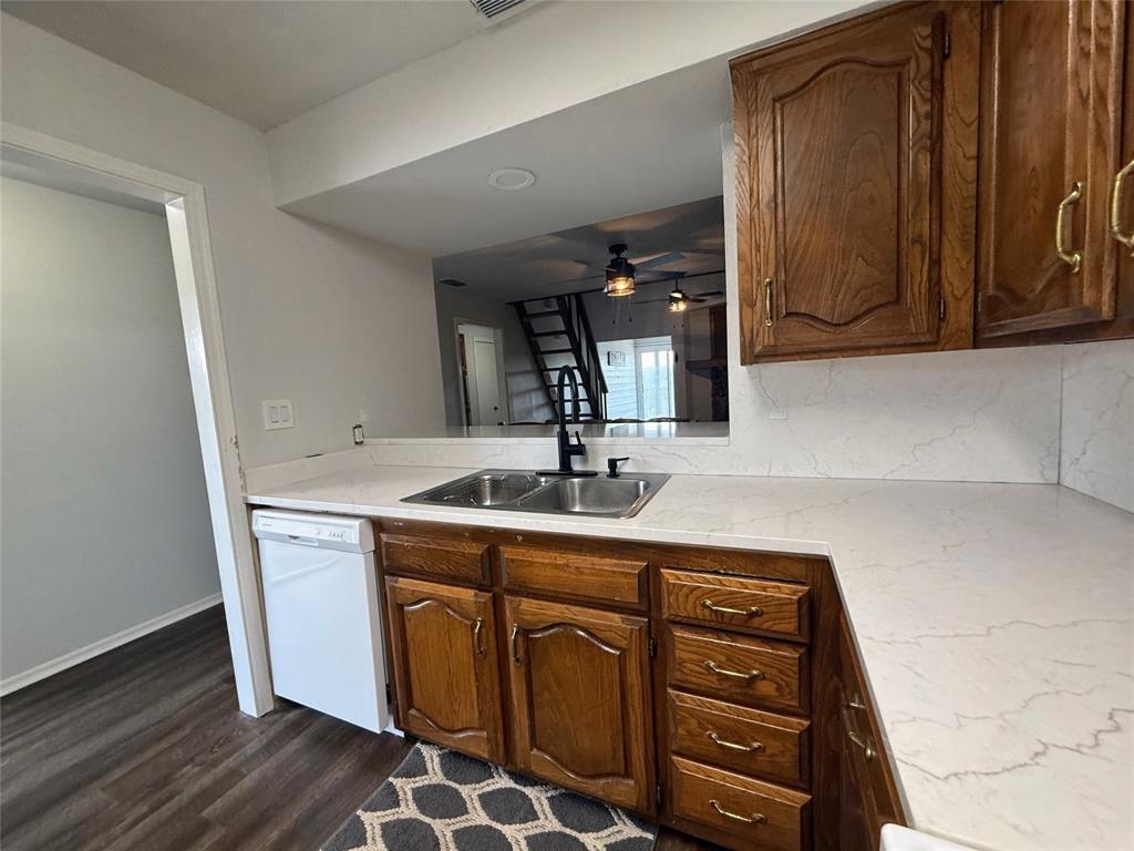 3033 Hells Gate Loop, Unit D204 Strawn, TX 76475 - Photo 11 of 14