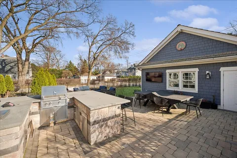 $2,350,000 | 1801 Elmwood Avenue, Wilmette, IL 60091