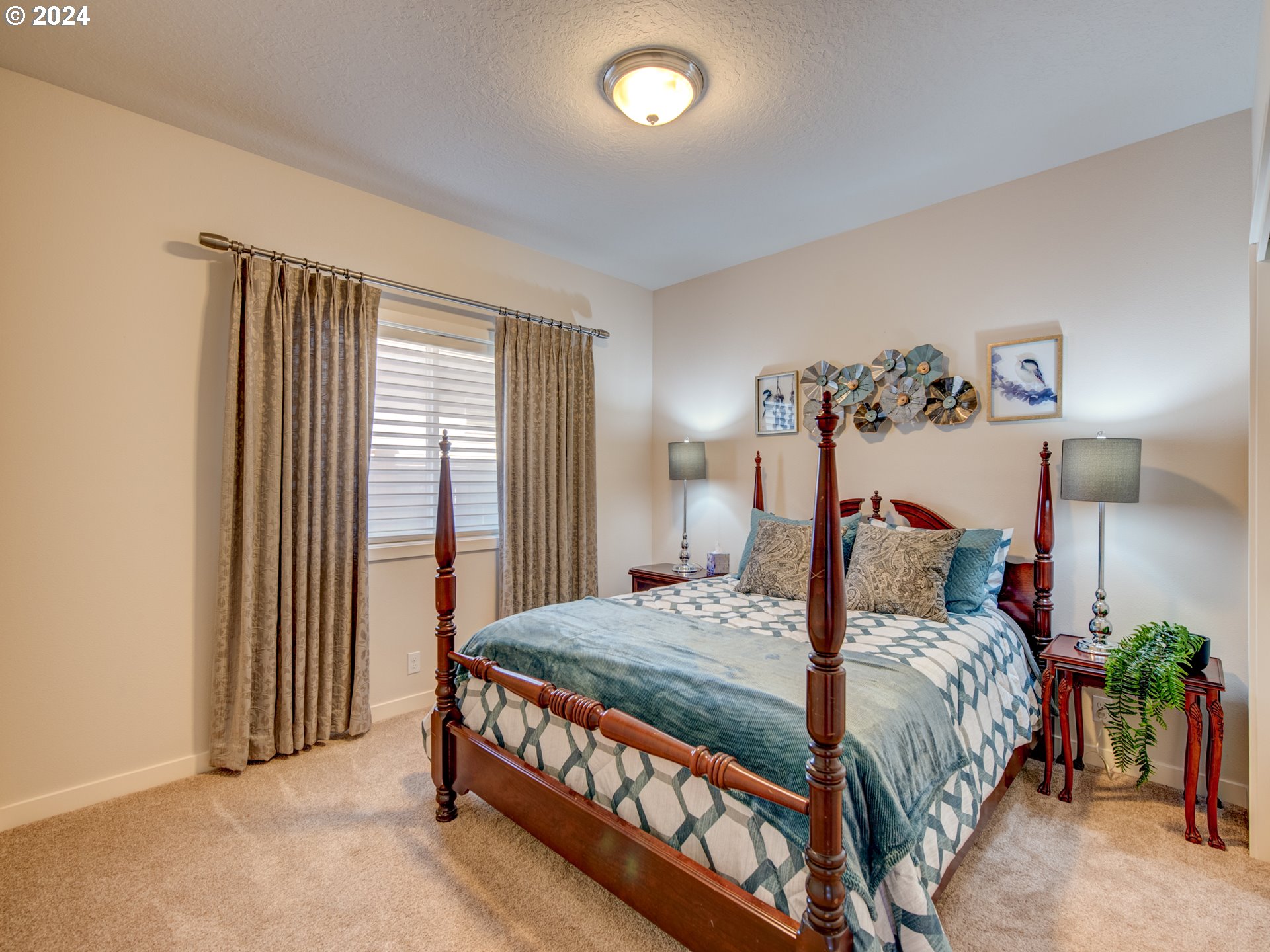 1550 Kellogg Road Springfield, OR 97477 - Photo 18 of 27 a bedroom with a bed and a window