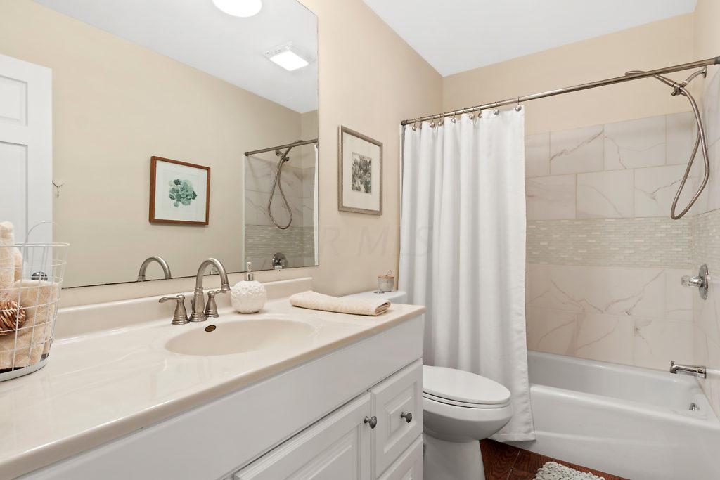 2015 Carriage Road Powell, OH 43065 - Photo 23 of 40 Gallery Image 23