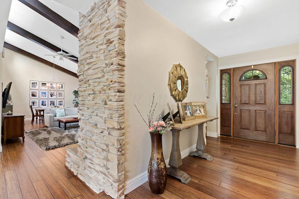 2015 Carriage Road Powell, OH 43065 - Photo 3 of 40 Gallery Image 3