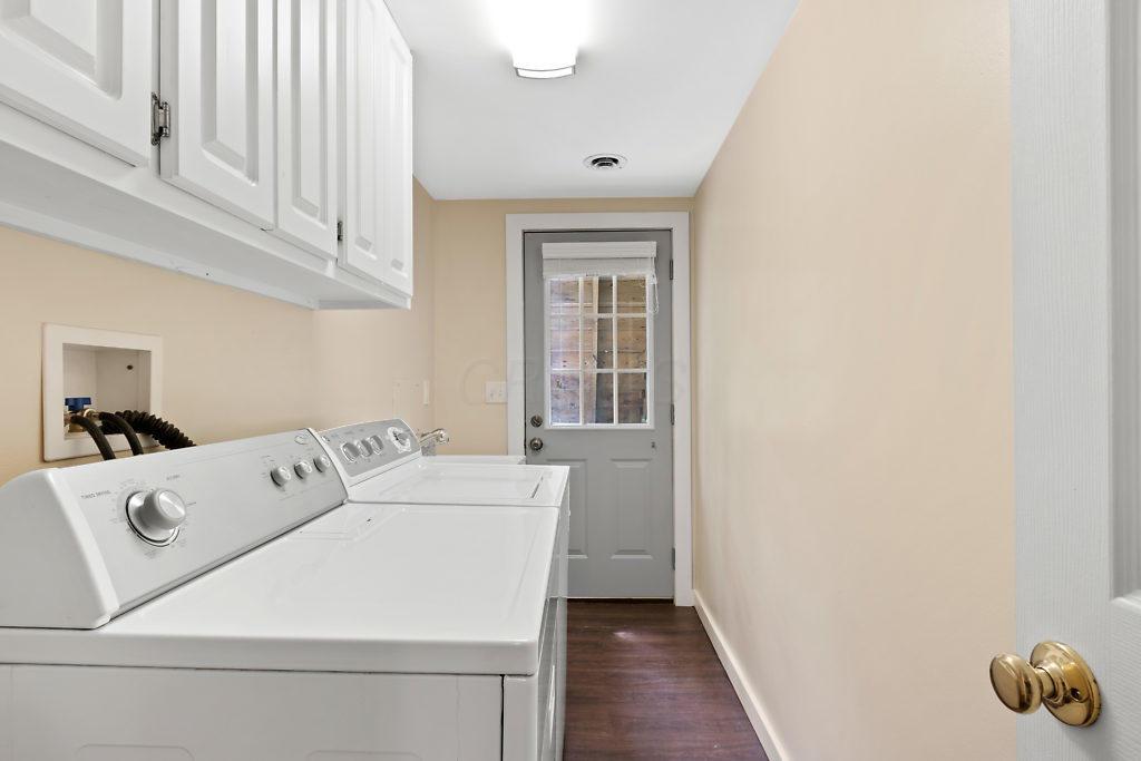 2015 Carriage Road Powell, OH 43065 - Photo 32 of 40 Gallery Image 32
