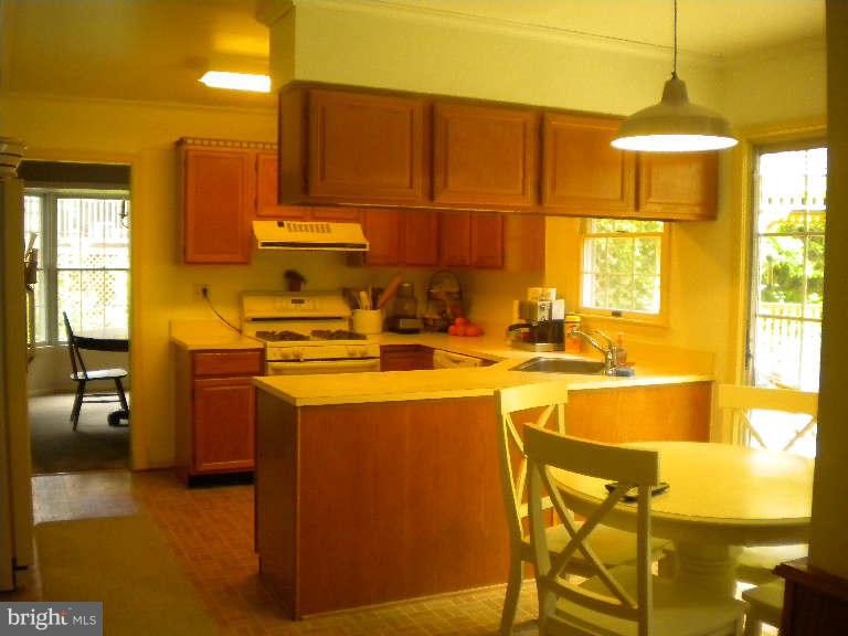 8547 Autumn Rust Road Ellicott City, MD 21043 - Photo 5 of 6 Kitchen