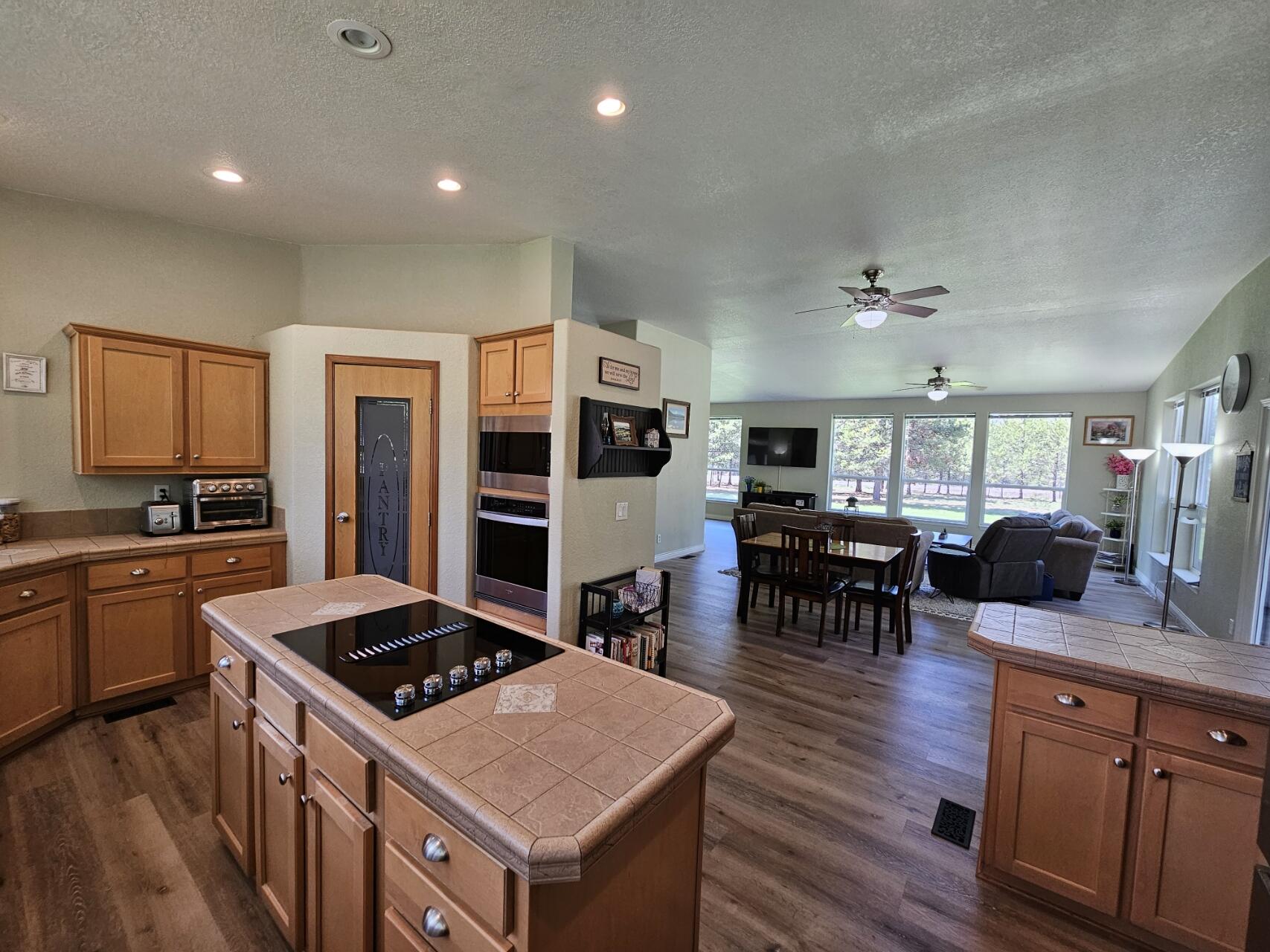 16020 Dawn Road La Pine, OR 97739 - Photo 7 of 46 20230601_144739
