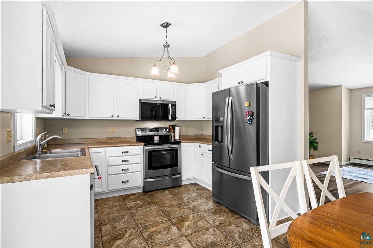 2360 Apple Ridge Drive Duluth, MN 55811 - Photo 9 of 34