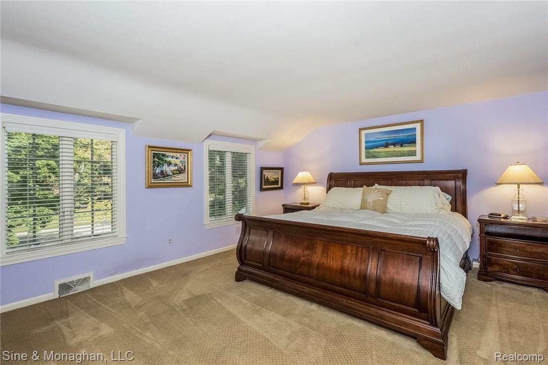 157 Kenwood Road Grosse Pointe, MI 48236 - Photo 36 of 84 036-Master_Bedroom-3257749-medium.jpg