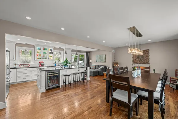 $589,900 | 444 South Gibbons Avenue, Arlington Heights, IL 60004