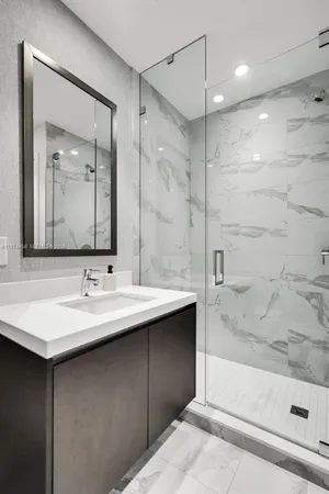 $8,500 | 851 Northeast 1st Avenue, Unit 4009, Miami, FL 33132