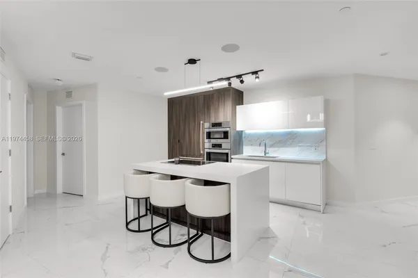 $8,500 | 851 Northeast 1st Avenue, Unit 4009, Miami, FL 33132