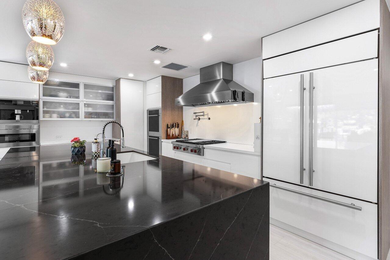 5282 Boca Marina Circle South Boca Raton, FL 33487 - Photo 9 of 40 016-5280BocaMarinaCircleSouth-BocaRaton-