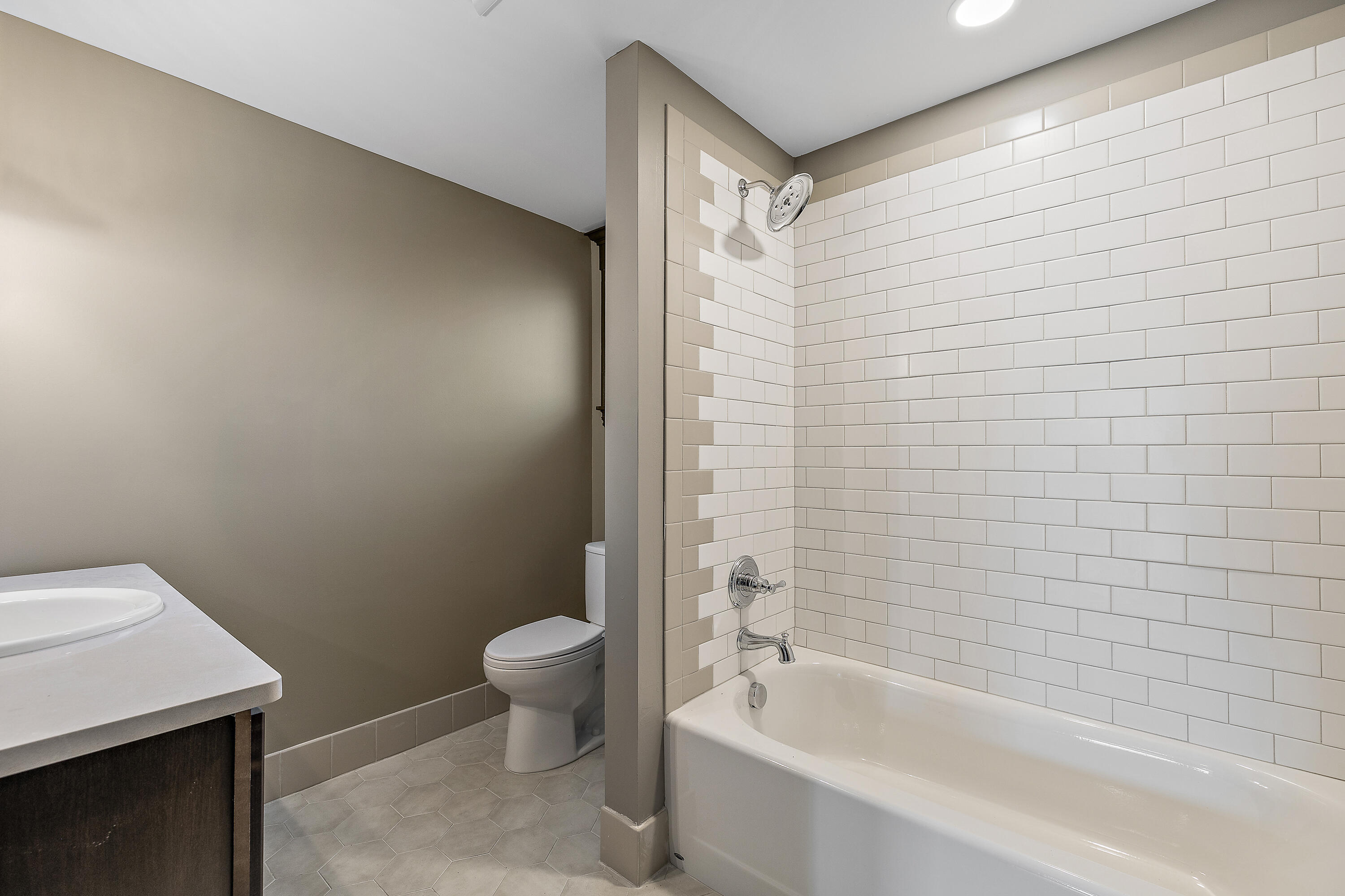 4014 Porter Street, Unit B Detroit, MI 48209 - Photo 9 of 11 4022 Porter St Edited Unit B-15