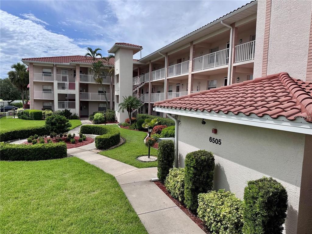 6505 Stone River Road, Unit 309 Bradenton, FL 34203 - Photo 3 of 27