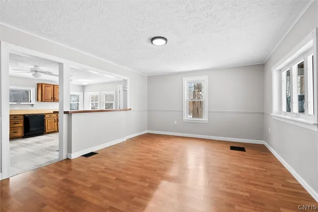 $2,750 | 6982 Webster Road, Auburn, NY 13021