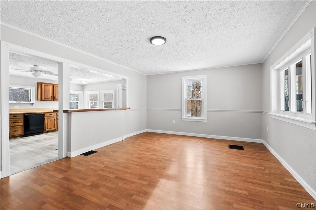 6982 Webster Road Auburn, NY 13021 - Photo 4 of 34