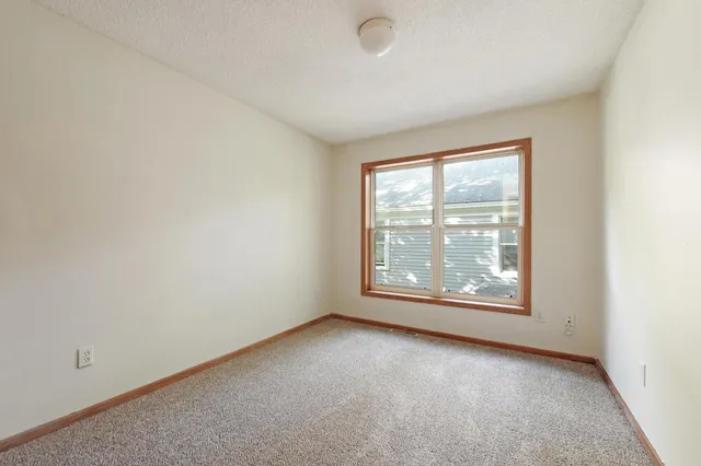 $4,300 | 1065 23rd Avenue Southeast, Minneapolis, MN 55414