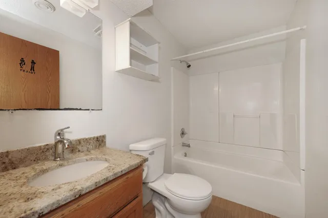 $4,300 | 1065 23rd Avenue Southeast, Minneapolis, MN 55414