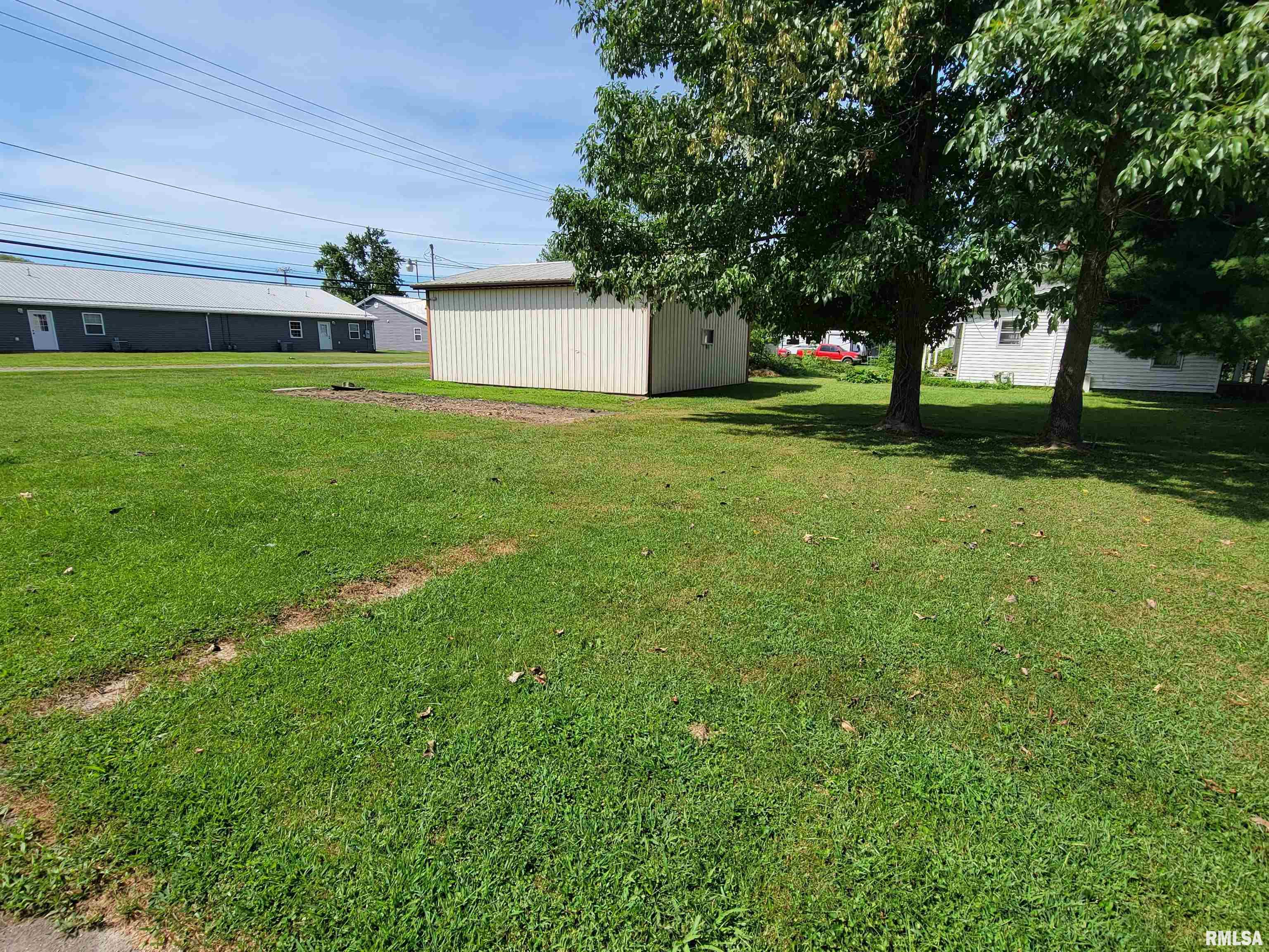 405 West 3rd Street Flora, IL 62839 - Photo 8 of 29 Gallery Image 8