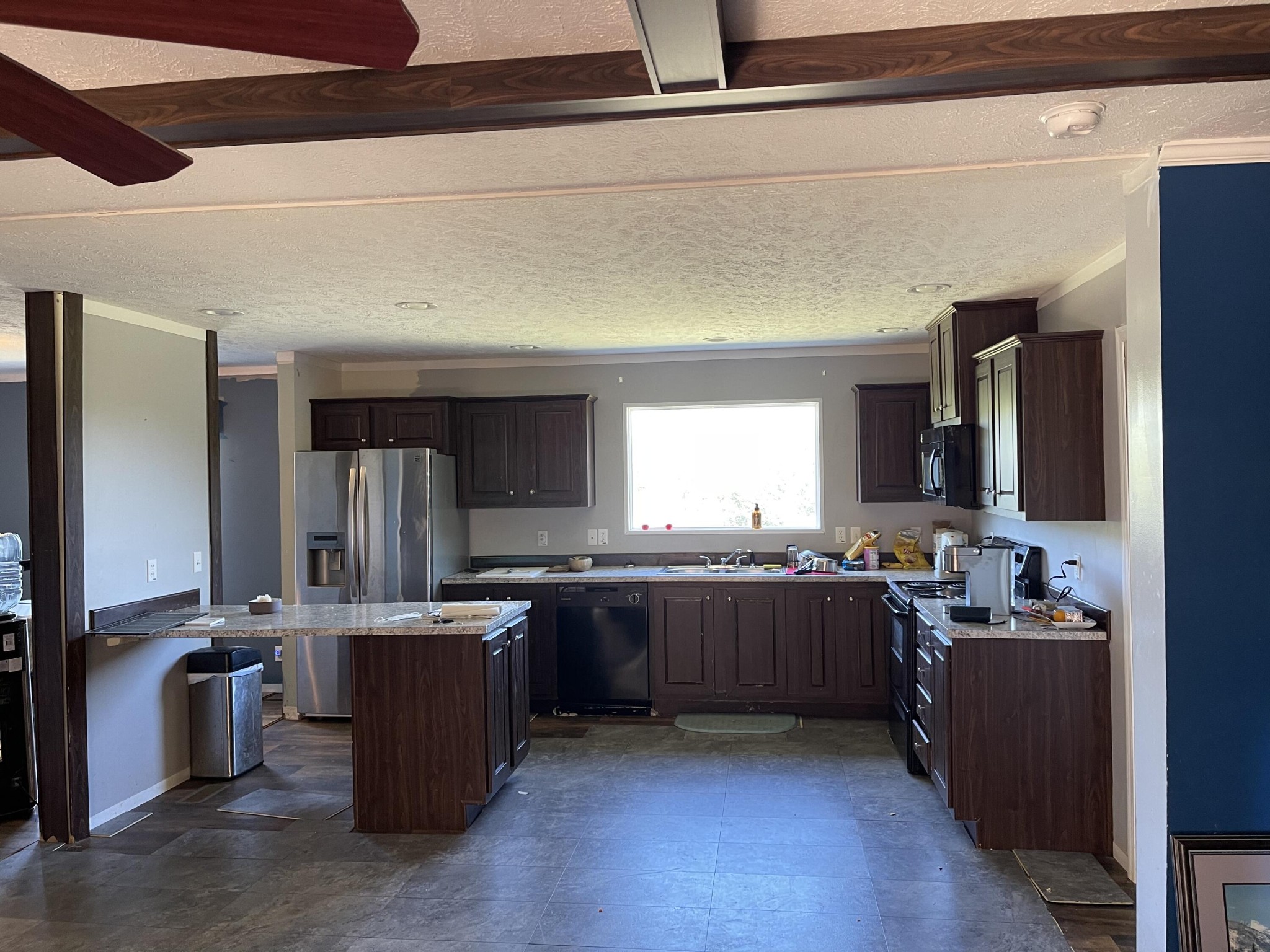 1865 O'Neil Road Newport, TN 37821 - Photo 15 of 19 a kitchen with lots of counter top space