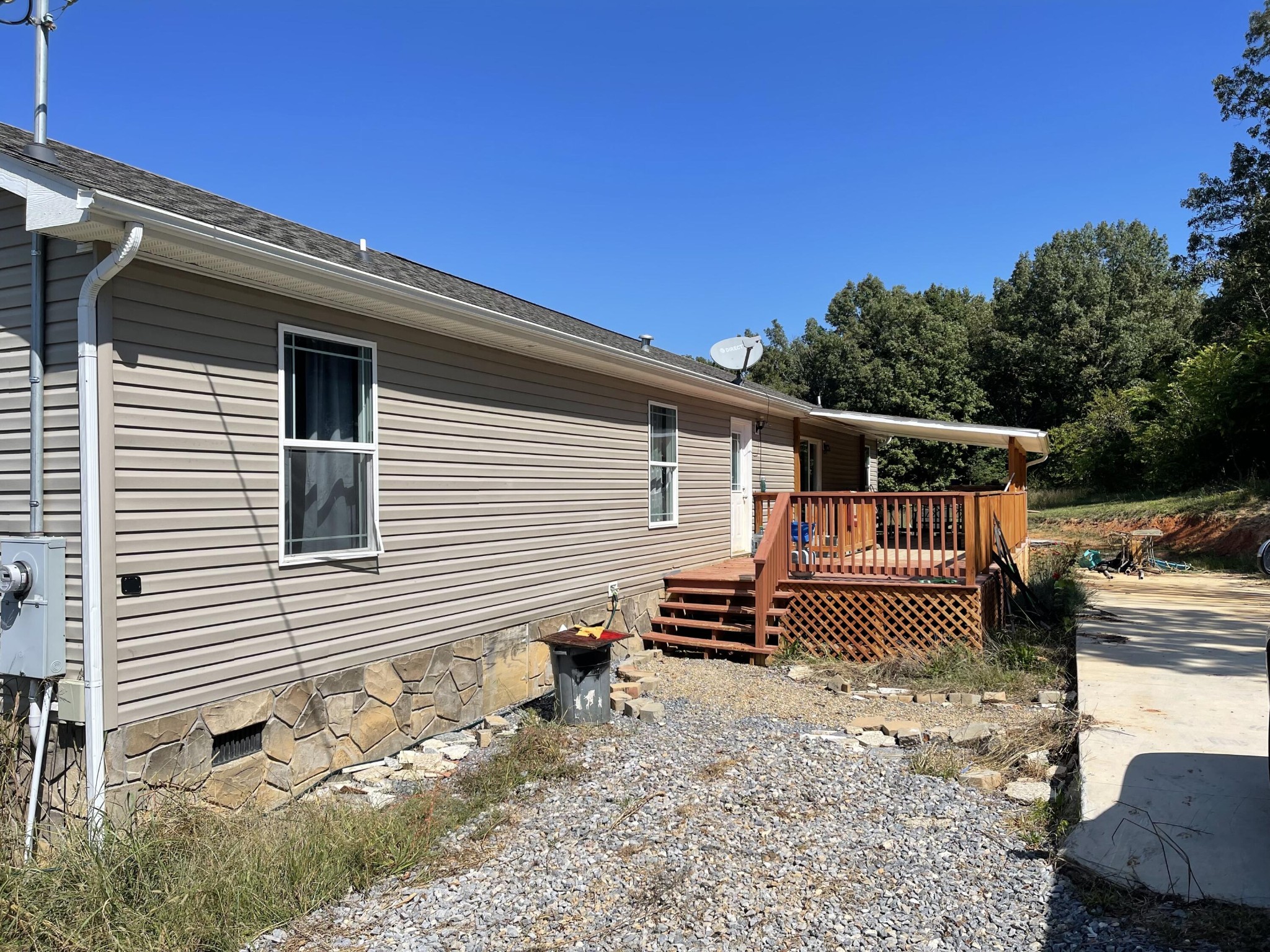 1865 O'Neil Road Newport, TN 37821 - Photo 18 of 19 a front view of a house with a yard