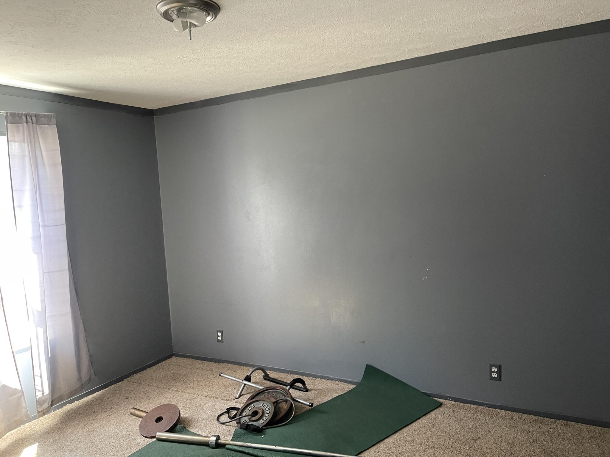 1865 O'Neil Road Newport, TN 37821 - Photo 9 of 19 an empty room with a window