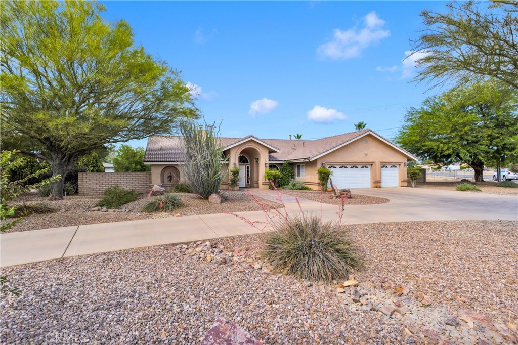 14128 Rincon Road Apple Valley, CA 92307 - Photo 3 of 53