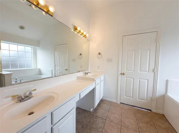 $350,000 | 7617 Nightfall Drive, Denton, TX 76210