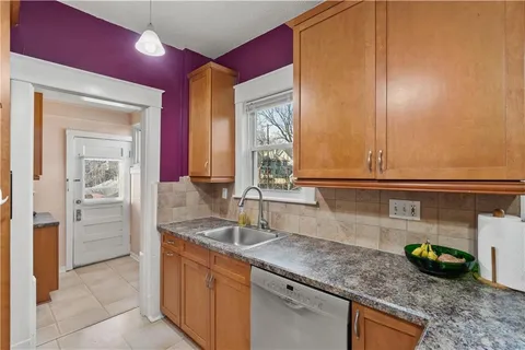 $160,000 | 424 North 16 Street, Kansas City, KS 66102