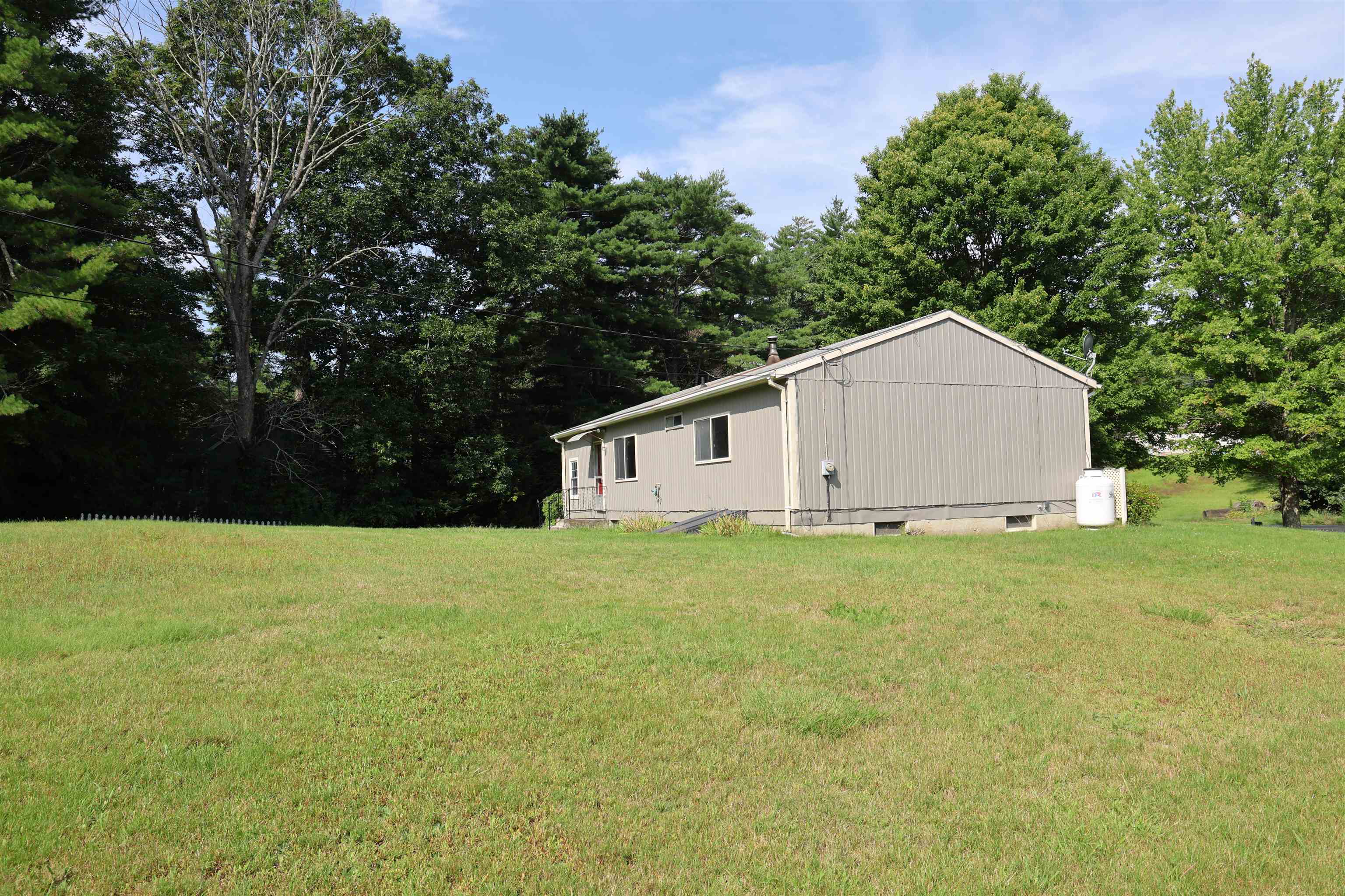 98 Chester Road Raymond, NH 03077 - Photo 29 of 34 Gallery Image 29