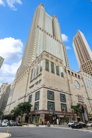 $1,900,000 | 132 East Delaware Place, Unit 5106, Chicago, IL 60611
