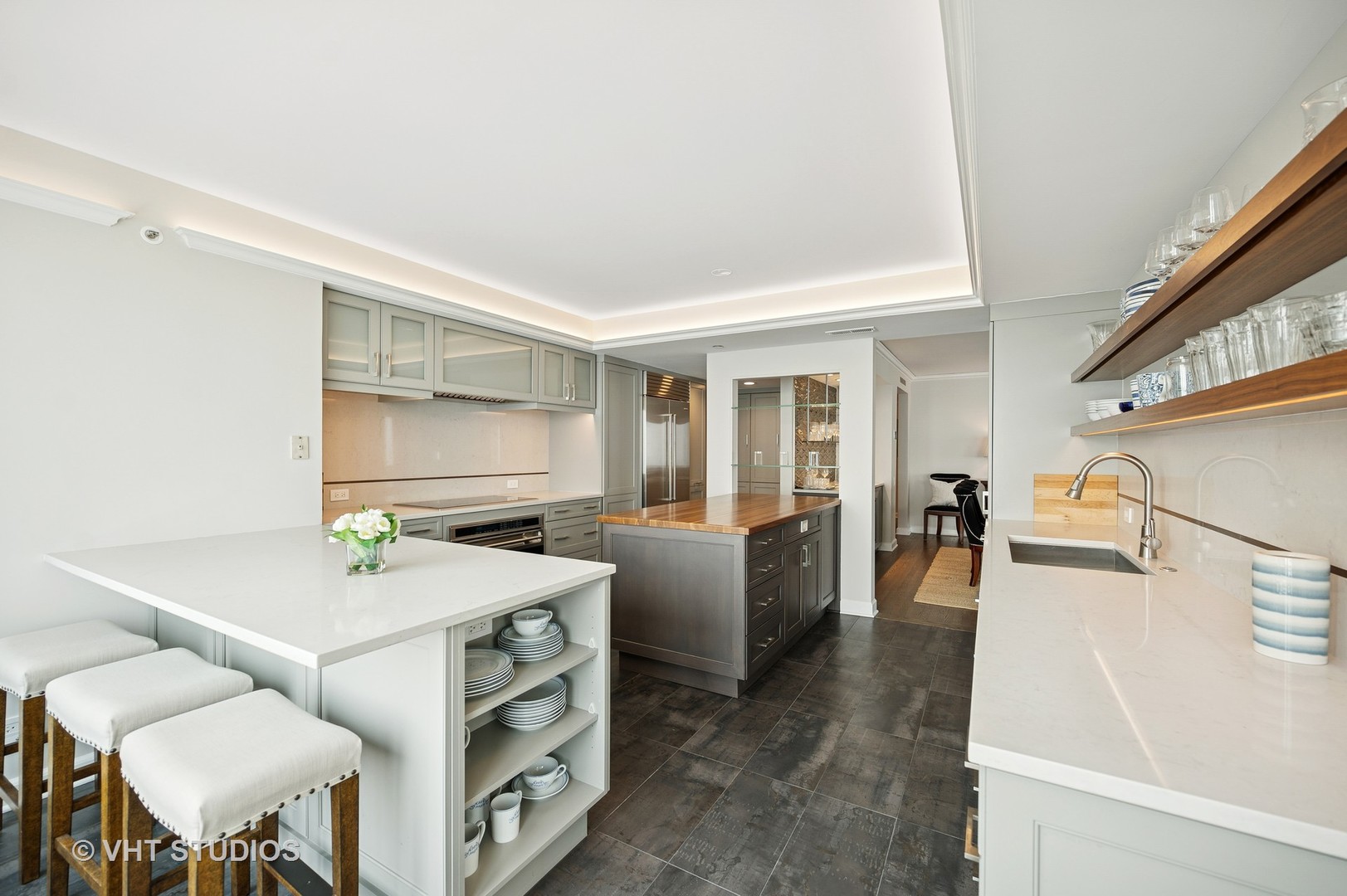 132 East Delaware Place, Unit 5106 Chicago, IL 60611 - Photo 19 of 42