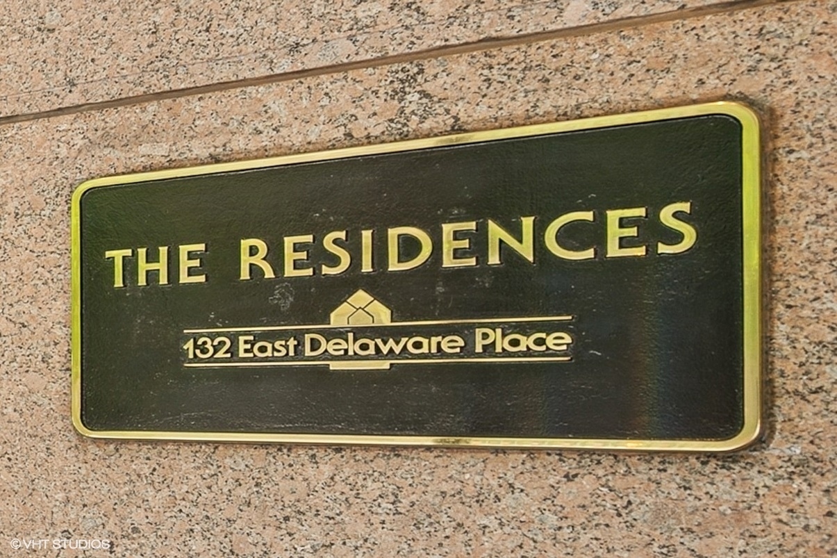 132 East Delaware Place, Unit 5106 Chicago, IL 60611 - Photo 2 of 42