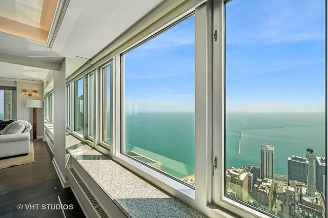 $1,900,000 | 132 East Delaware Place, Unit 5106, Chicago, IL 60611