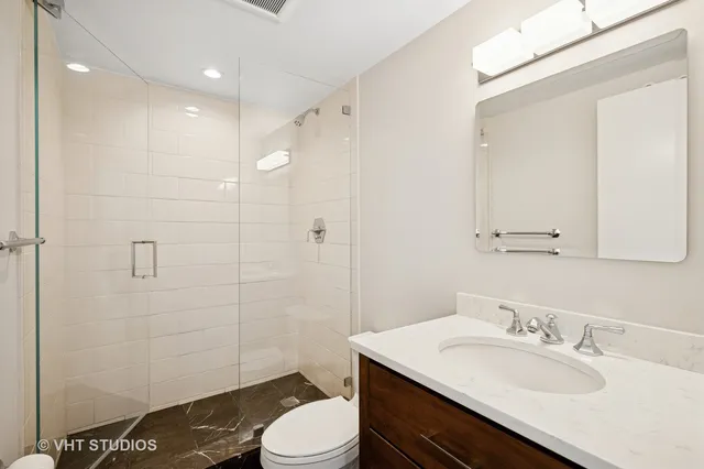 $1,900,000 | 132 East Delaware Place, Unit 5106, Chicago, IL 60611