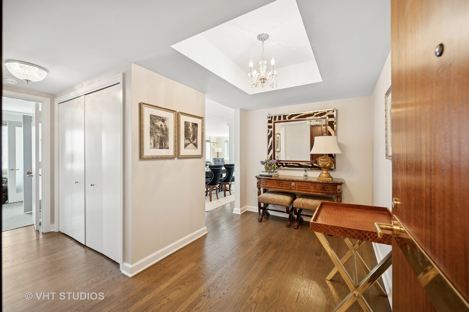 132 East Delaware Place, Unit 5106 Chicago, IL 60611 - Photo 4 of 42