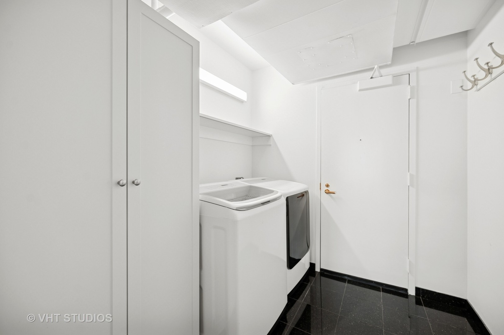 132 East Delaware Place, Unit 5106 Chicago, IL 60611 - Photo 41 of 42