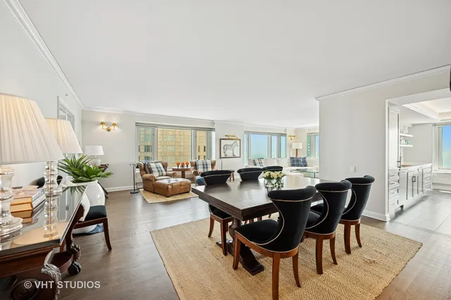 $1,900,000 | 132 East Delaware Place, Unit 5106, Chicago, IL 60611