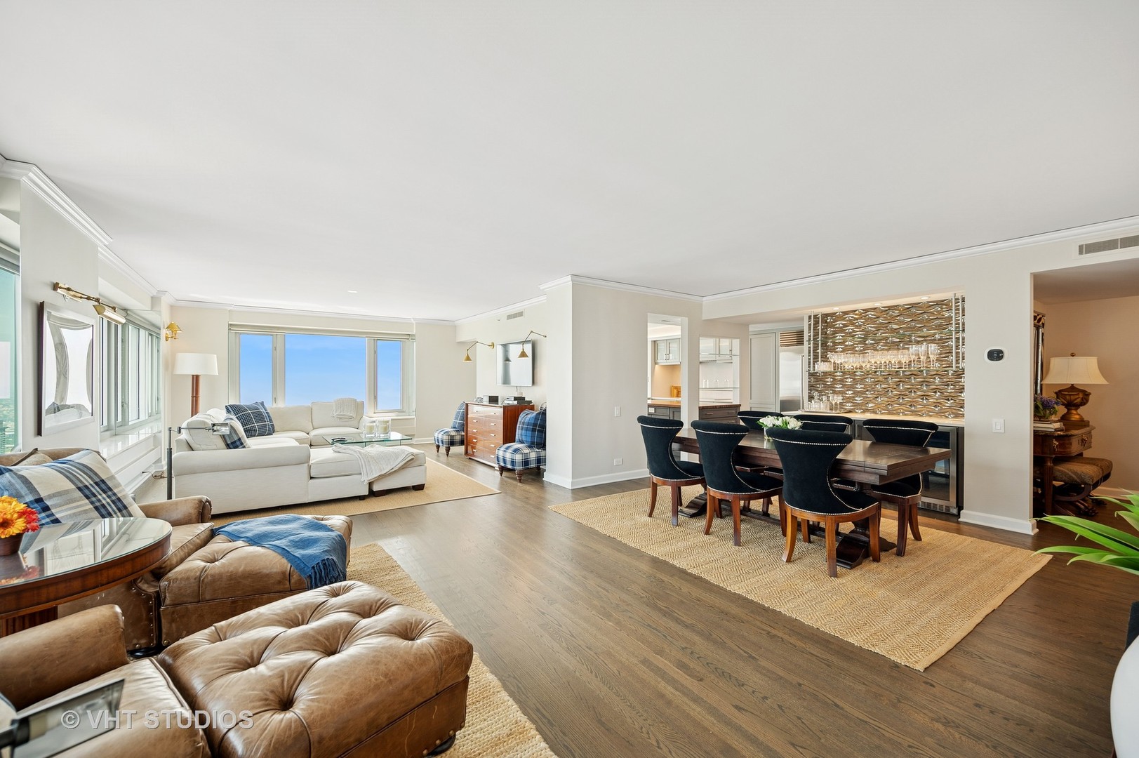 132 East Delaware Place, Unit 5106 Chicago, IL 60611 - Photo 8 of 42