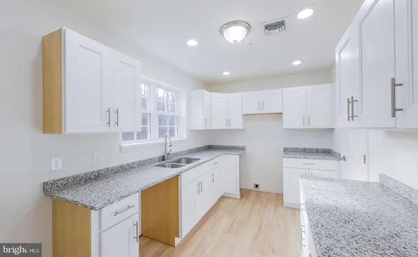 $272,500 | 13 Nicole Lane, Hazleton, PA 18202