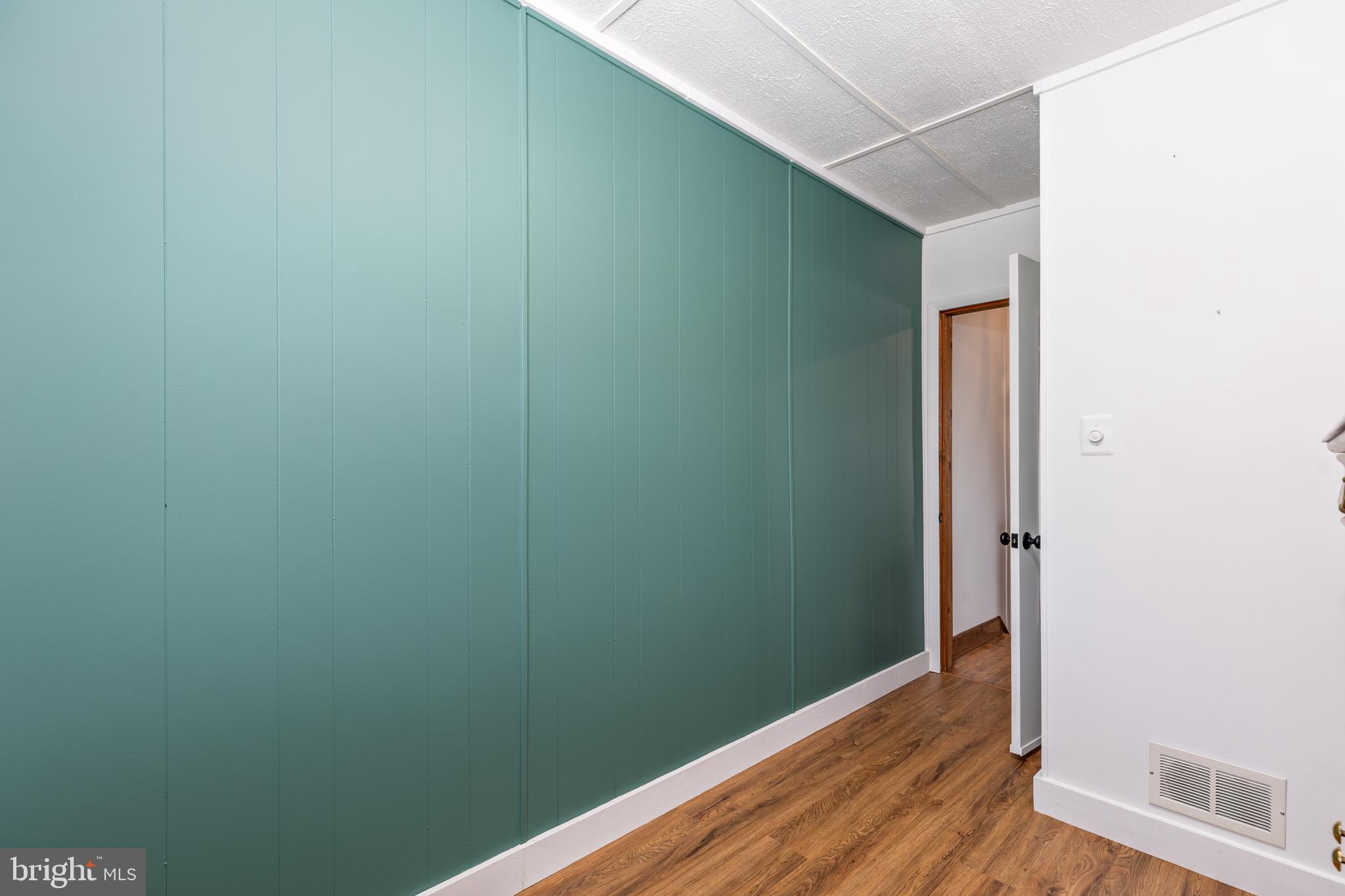 1654 Manor Road Baltimore, MD 21222 - Photo 20 of 43