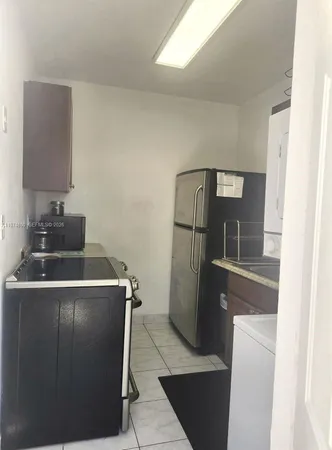 $2,200 | 11220 Northeast 11th Place, Unit 11220, Biscayne Park, FL 33161