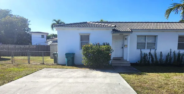 $2,200 | 11220 Northeast 11th Place, Unit 11220, Biscayne Park, FL 33161