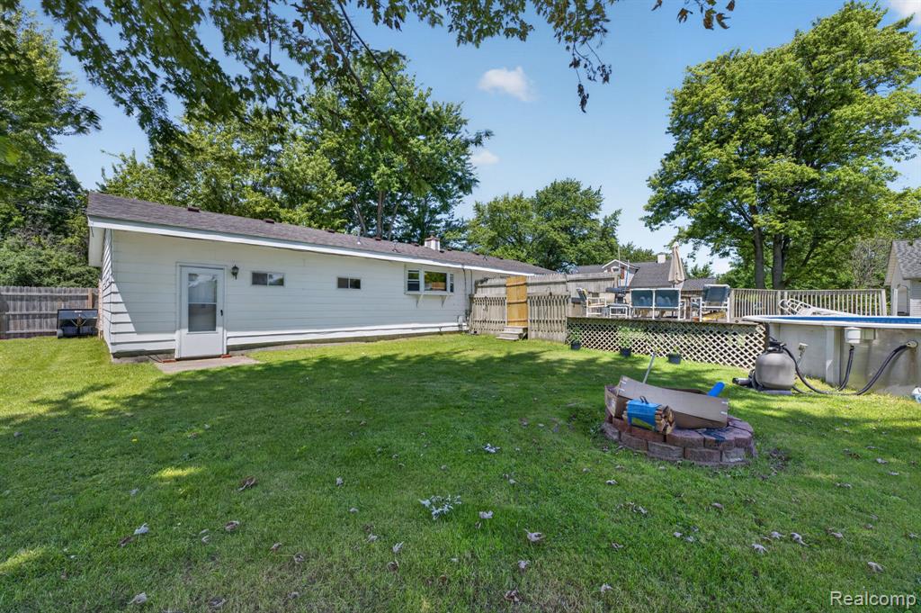 5233 Torrey Road Flint, MI 48507 - Photo 36 of 45